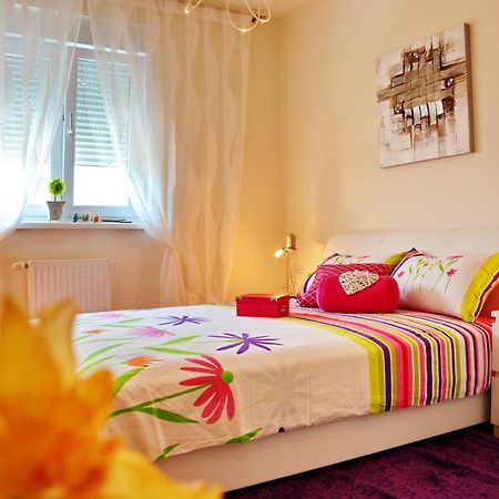 Apartment Vacation In Zadar - Mirna 외부 사진