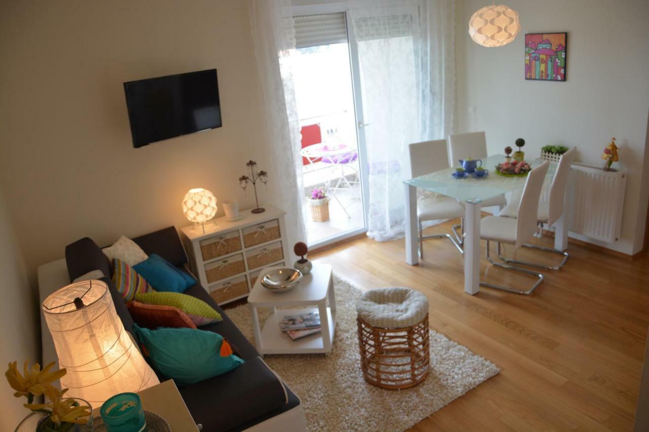 Apartment Vacation In Zadar - Mirna 외부 사진