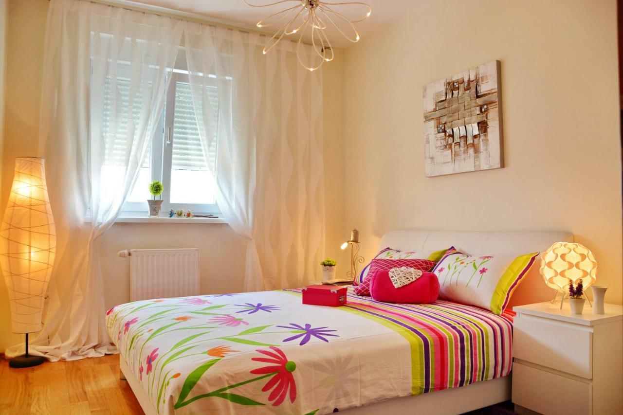 Apartment Vacation In Zadar - Mirna 외부 사진