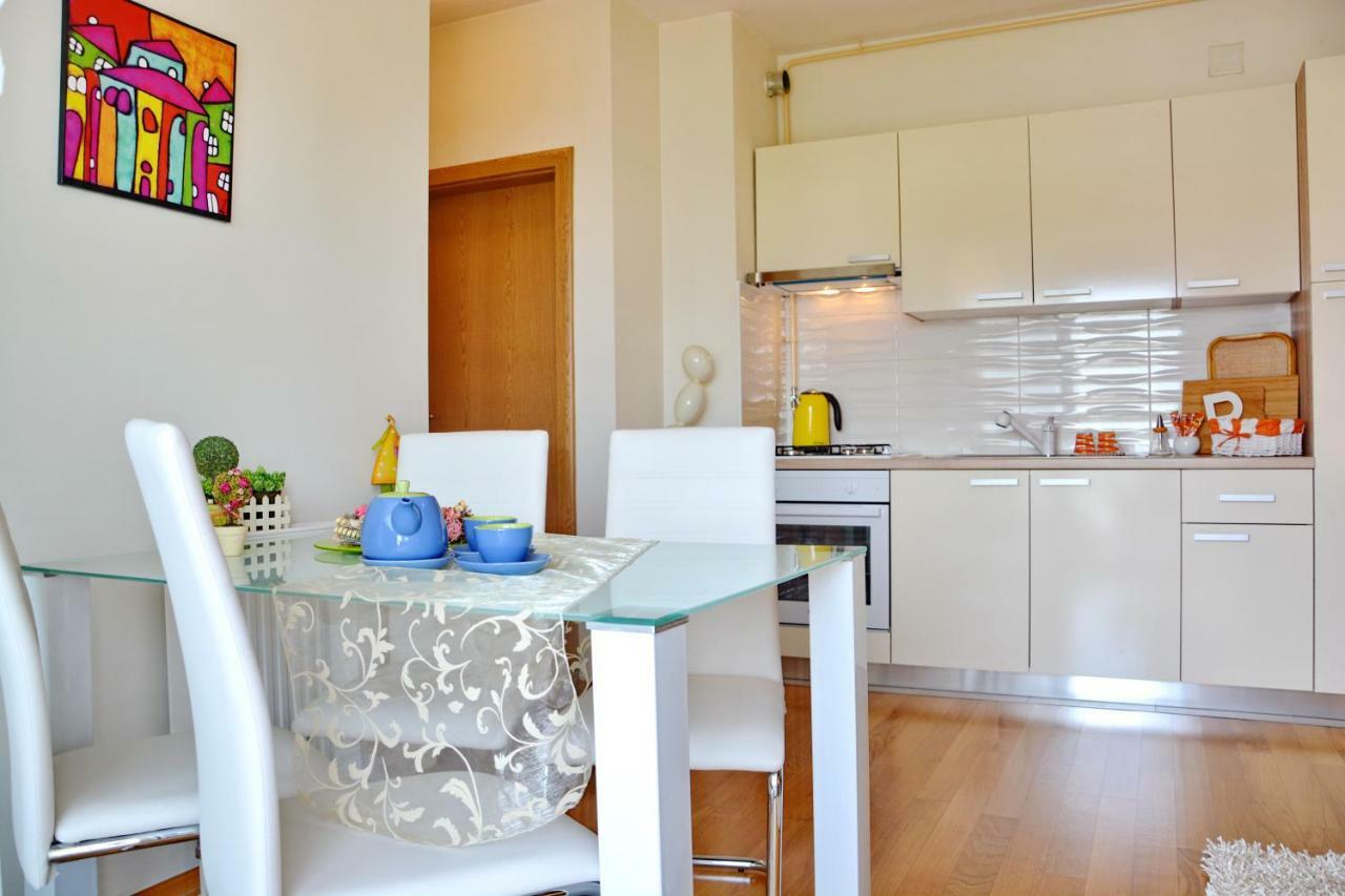 Apartment Vacation In Zadar - Mirna 외부 사진